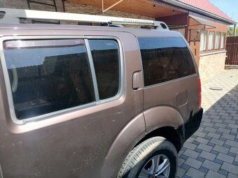 Nissan Pathfinder - 4