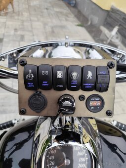 Suzuki Intruder VL 1500LC - 4