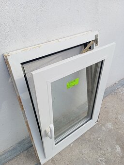 Malé plastové okno 60x80 - 4