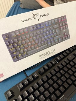 Predám hernú klavesnicu white Shark spartan - 4