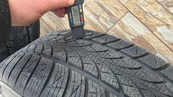 Predám 4xzimné pneumatiky Triangle 225/55r17 - 4