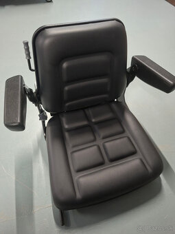 v ponuke sedadlo gramer zetor - 4