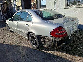 Mercedes E W211 - 4