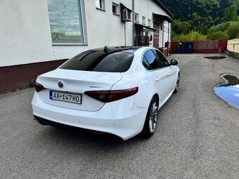 Alfa Romeo Giulia 2.2 JTD 132 kW - 4