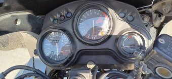 Honda CBR 600 F2 - 4