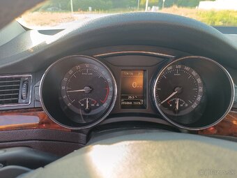 Škoda Superb combi 2.0 DSG - 4