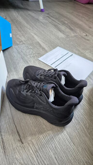 Predám HOKA Clifton 10 Wide M black/black veľ.8 (42) nové - 4
