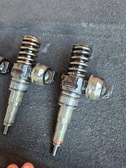 Predám vstrekovacie trisky pre 2.0tdi 103kw 038130073BQ - 4