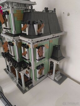 LEGO 10228 Haunted House - 4