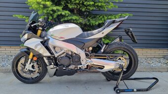 Aprilia Tuono V4 - 4