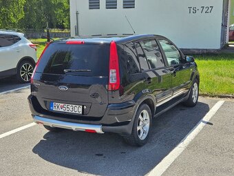 FORD FUSION 1,6 benzín TITANIUM - 4
