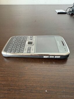 Nokia E72 - 4