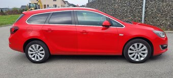 Opel Astra 2.0 CDTI  Cosmo - Sports Tourer, červená farba - 4