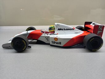 F1 MCLAREN FORD MP4/8 1993 AYRTON SENNA MINICHAMPS 1:18 - 4