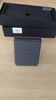 Motorola razr 50 - 4