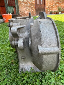 Blok motora PF62 (paroháč) - 4