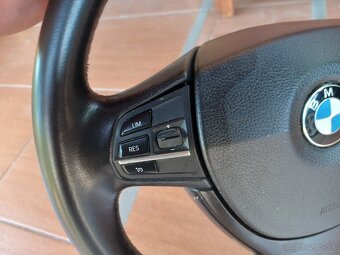 BMW F10/F01 volant - 4