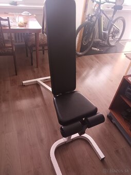 Polohovacia lavička s predkopavanim. - 4