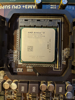 AMD Athlon II X2 260 (AM3) + Asus M5A78L-M LX V2 - 4