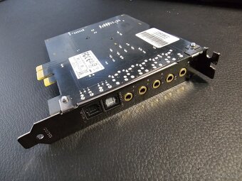 Logitech Z906 - 4