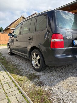 VW Touran 2.0tdi 7miest -aj na splátky - 4