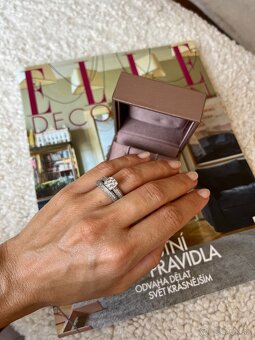 2x prsteň so vsadenými zirkónmi - priemer 15,7 mm - 4