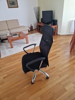 Malo pouzivana kancelarska stolicka. - 4