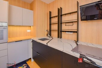 Na predaj: Moderný 2-izbový byt v srdci Bratislavy 2 poshod - 4