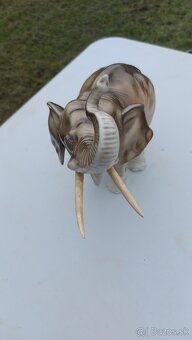 Velky mohutný slon RD - 4