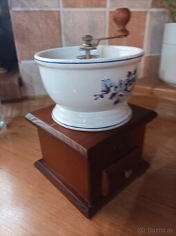 Drevený mlynček na kávu - 4