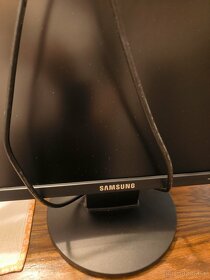 Monitor Samsung Sync Master 2243NW - 4