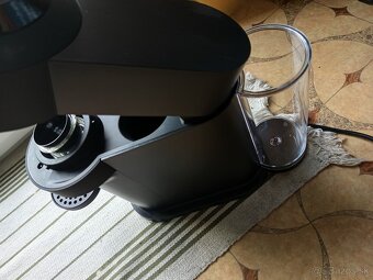 NOVÝ Kávovar NESPRESSO KRUPS Vertuo Next Deluxe Dark Chrome - 4