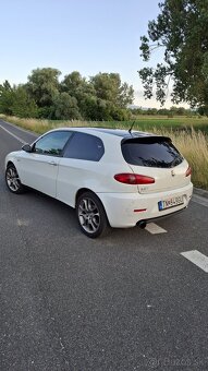 Alfa romeo 147 - 4