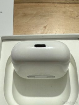 Predam Apple AirPods 4 Minimálne Známky Opotrebovania - 4