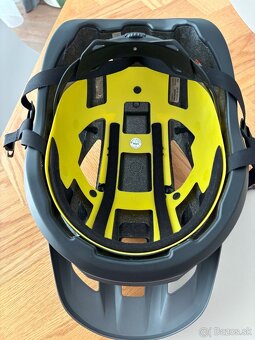 Predám úplne novú prilbu Specialized Camber XL - 4