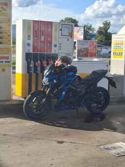 Suzuki gsxs750 - 4