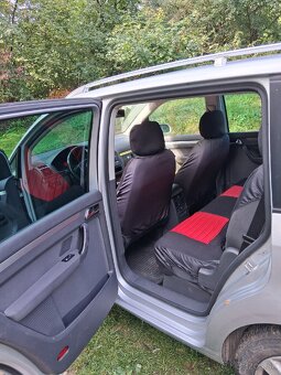 Volkswagen Touran 2.0tdi - 4