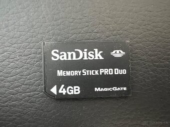 PSP 3004 s 10 hrami - 4