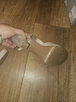 Sandále na opätku - 4