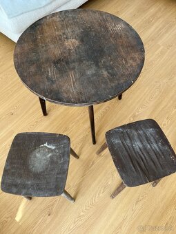 Stôl a dve stoličky - 4
