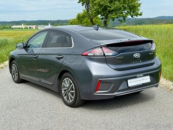Hyundai IONIQ,38,3 kWh,SoH 100%,TČ,BlueLink, sDPH 17 960,- - 4