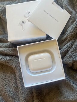 AirPods pro 2 - 4