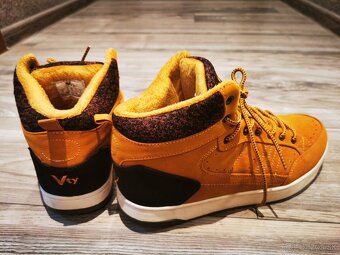 členkové tenisky, v. 42 - 4