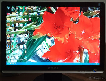 20/22" LCD monitory - 4