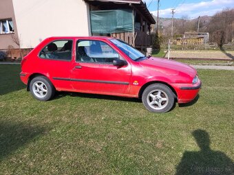 Predám mazda 121 - 4