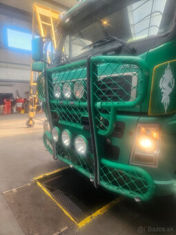 Predám tento ochranný rám na Volvo FM 2002-2022 - 4