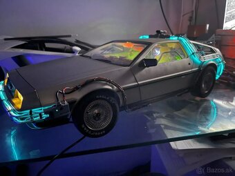 BACK TO THE FUTURE DELOREAN - 4
