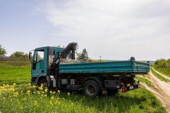 Trojstranný sklápač s hydraulickou rukou Iveco - 4