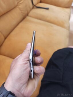 Predám iPhone x 64g - 4