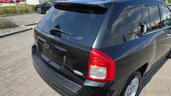 Predám Jeep Compass 2L benzin 4X4 - 4